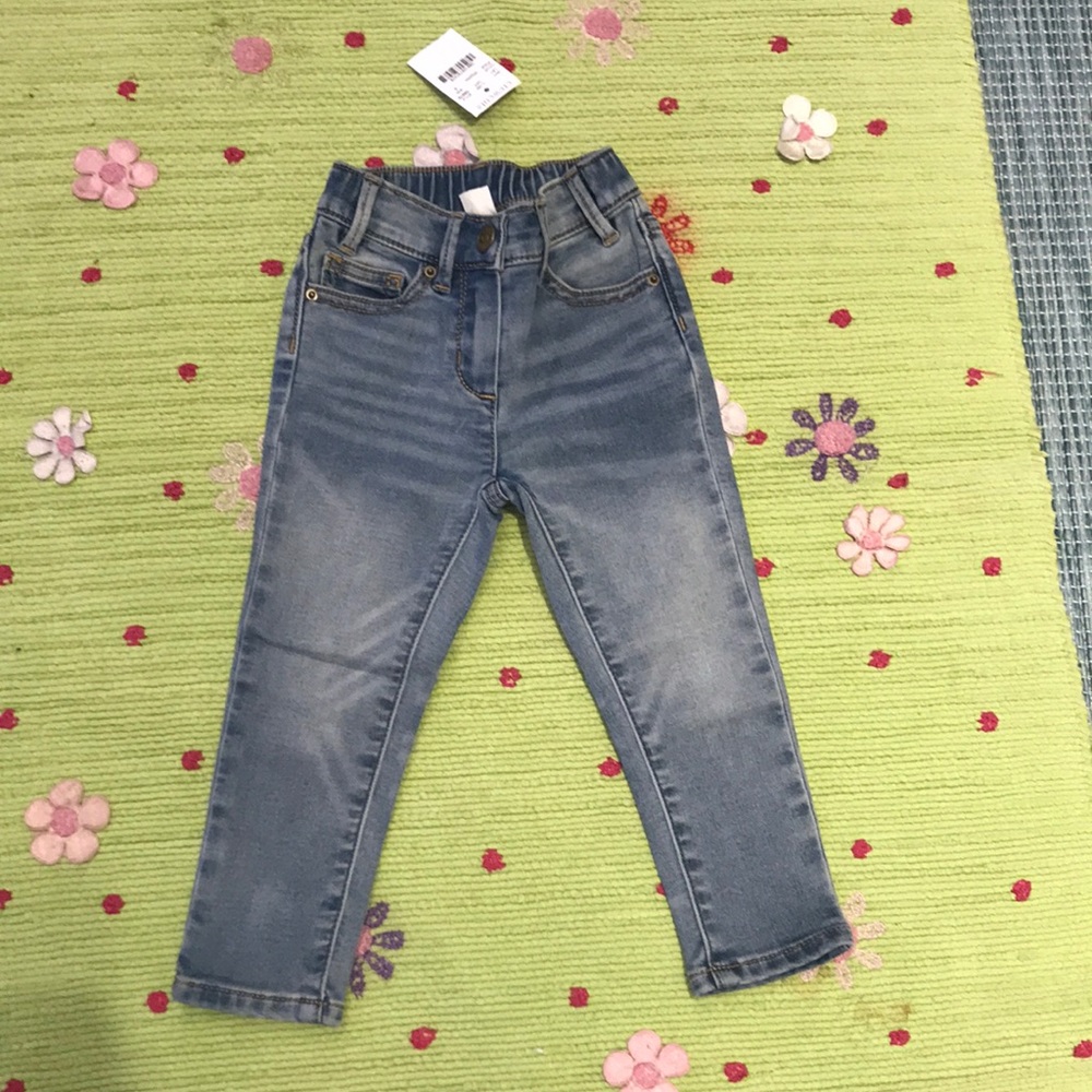 3T Skinny Jeans Stretchable waist, soft and comfortable.